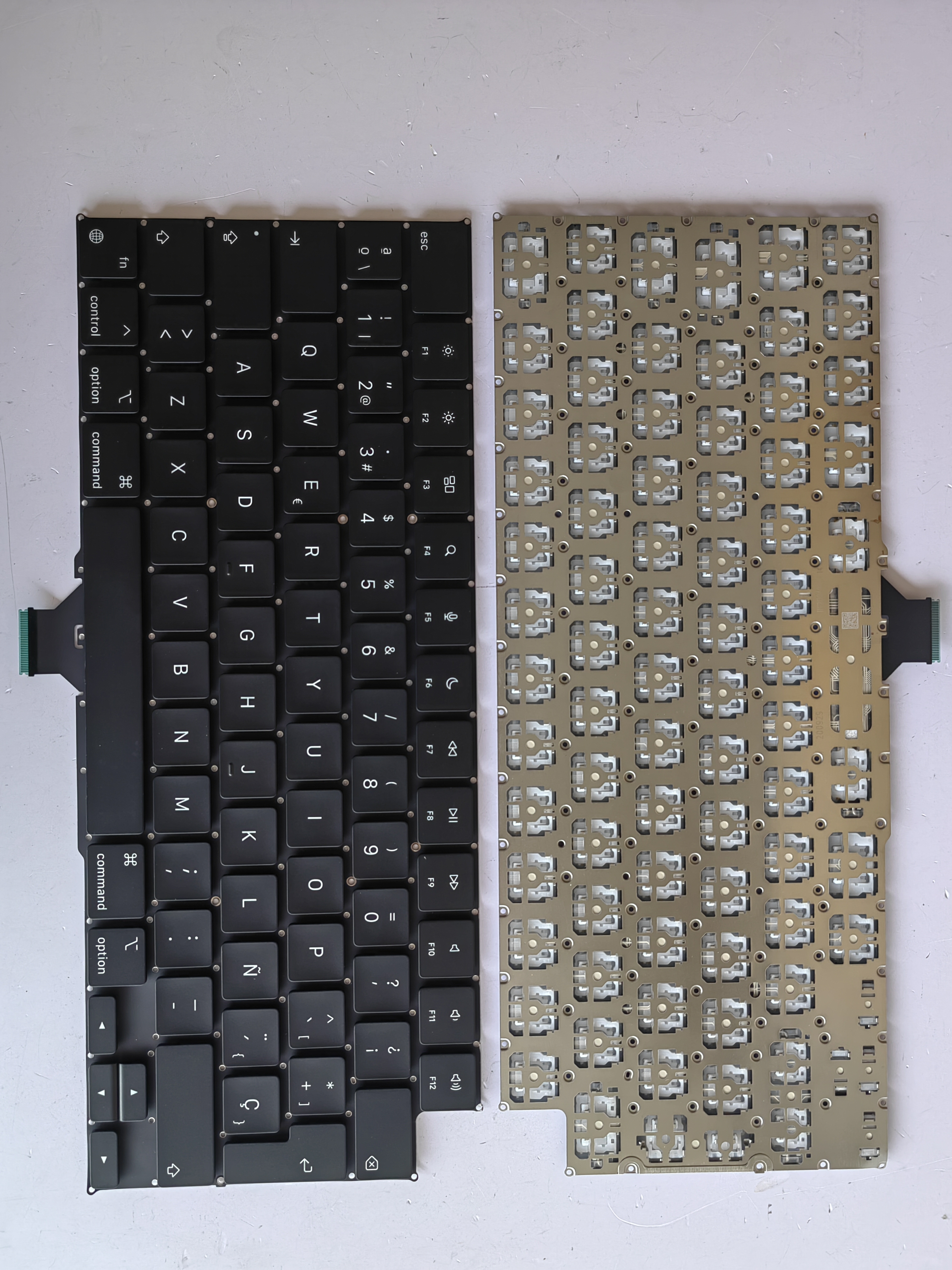 Picture of New Replacement Laptop Keyboard For APPLE A2485 Enter/A2442/A2779/A2780/A2918/A2991/A2992 BLACK SP Layout